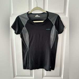 Women’s Columbia Omni Freeze SS V Neck Activewear T Shirt Small Running Biking